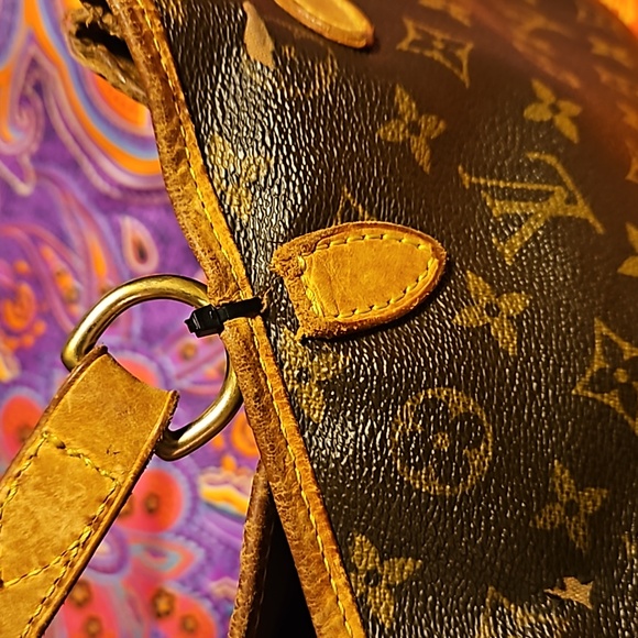 Make An Offer On This Louis Vuitton Monogram Canvas Batignolles! Authentic! - Picture 10 of 12